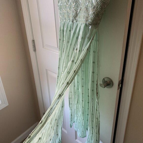 Naira Cut Kurta / Sharara / Indian wedding outfit - Picture 3 of 10